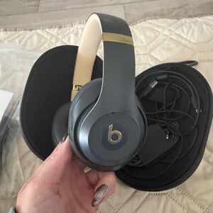 Beats by Dre Eye and Gold On-Ear Headphones